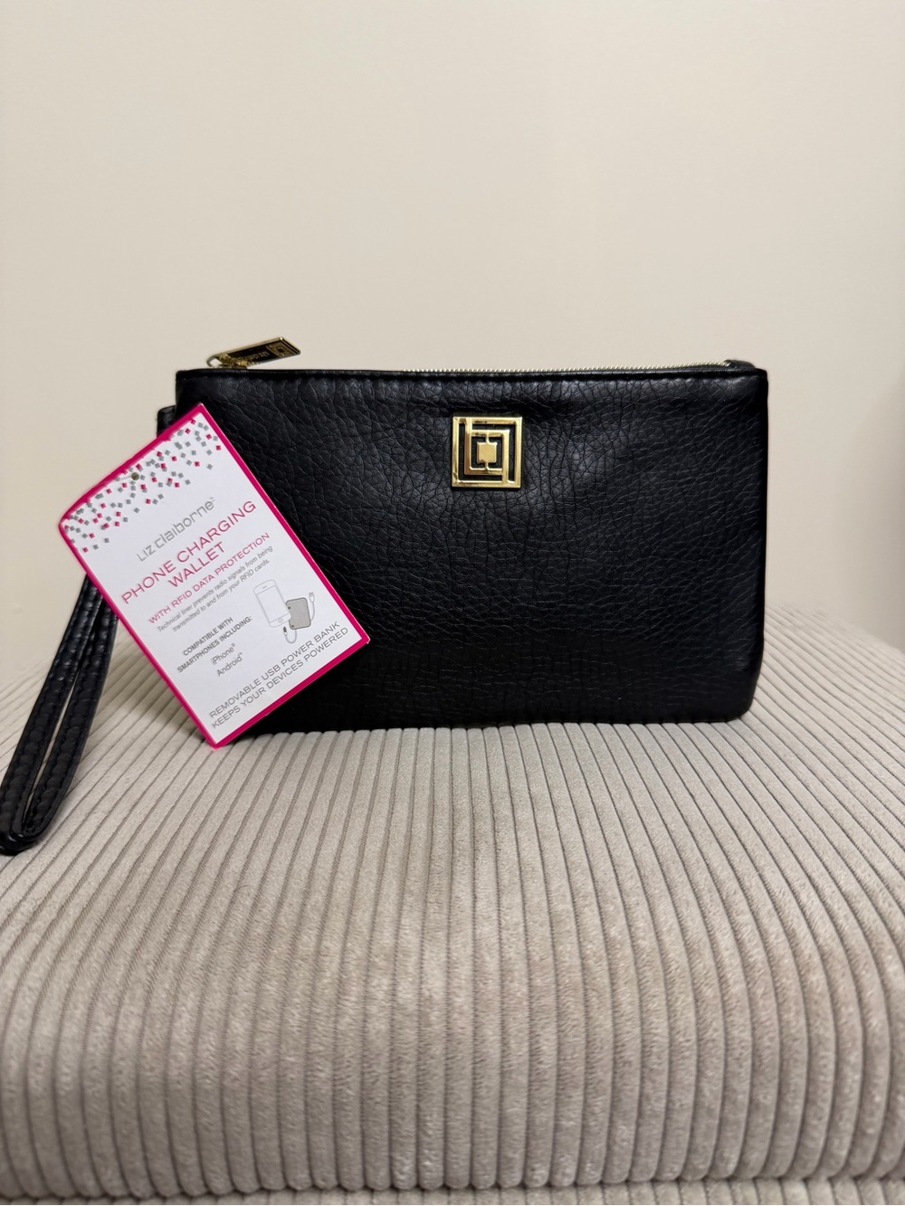 NWT Liz Claiborne Black Pebble Faux Leather Wristlet Clutch with Gold Accent